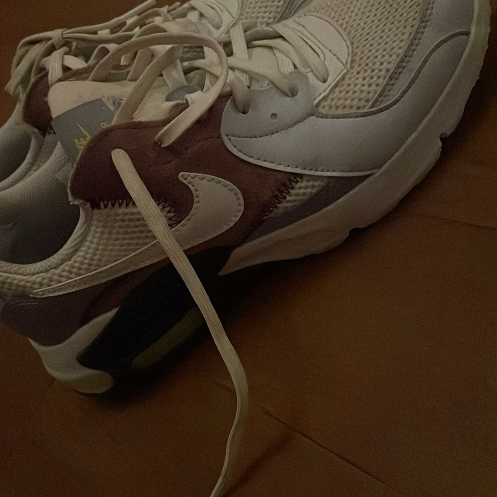 i am selling nike air maxes size 7.5 - Picture 4 of 4